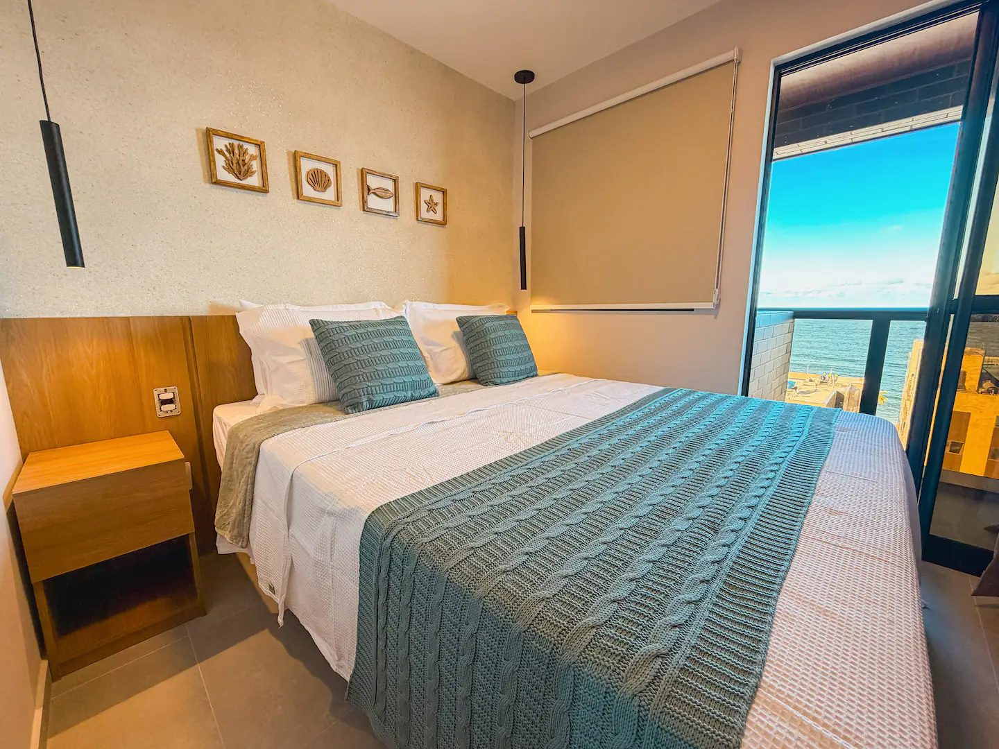 Quarto e Sala com Varanda Vista Mar - Noah 1006