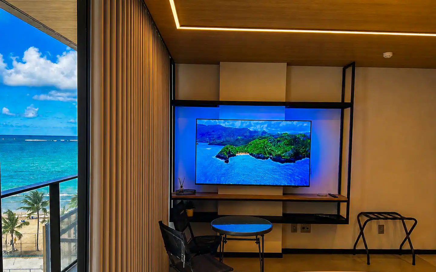 Estúdio Premium com Vista Lateral para o Mar - New Time 808