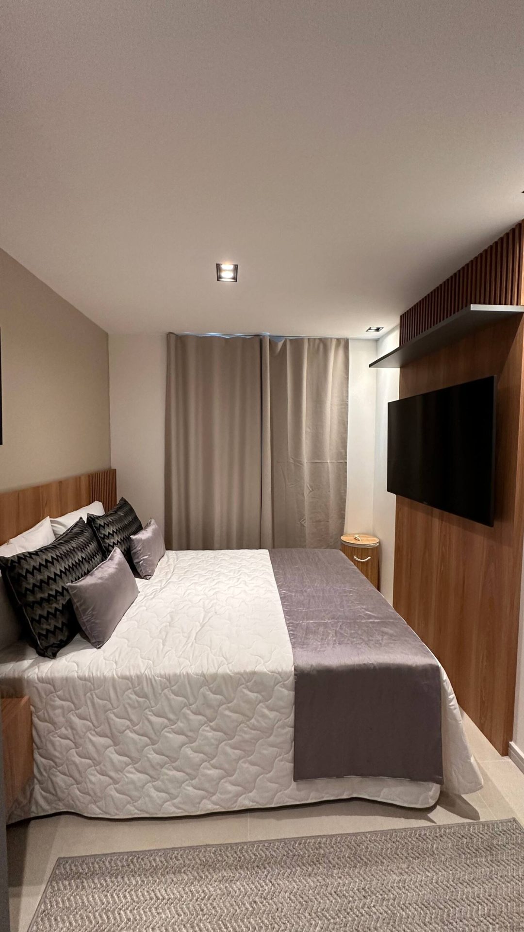 Apto Encantador com Vista Mar Lateral Wish 1008